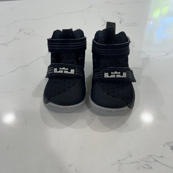 Nike Lebron Soldier IXTD Baby Gray Size 5C /11CM Basketball Trainers Velcro - Picture 1 of 10